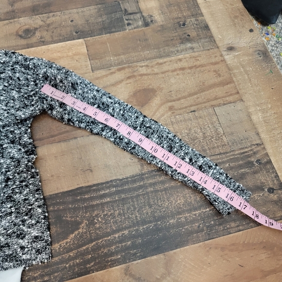 Large Club Monaco Layered Sweater Flowy - Picture 6 of 6